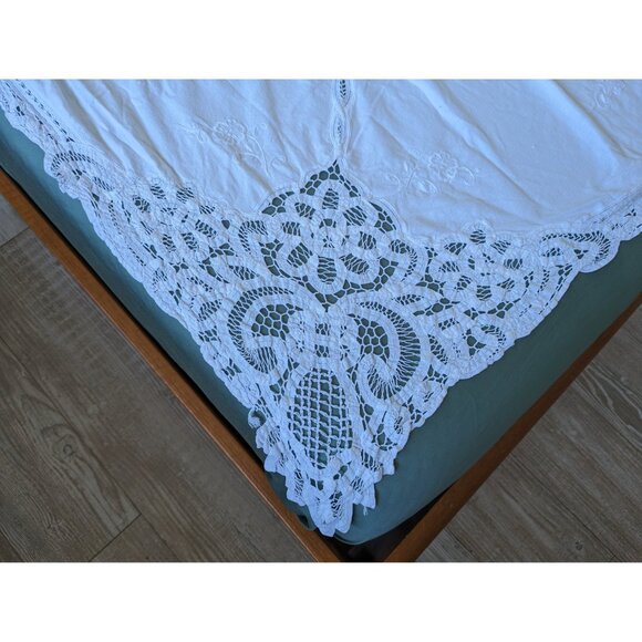 Antique Battenberg table cloth 56x75" (AS IS), Tape Lace Bridal breakfast table - Picture 5 of 10